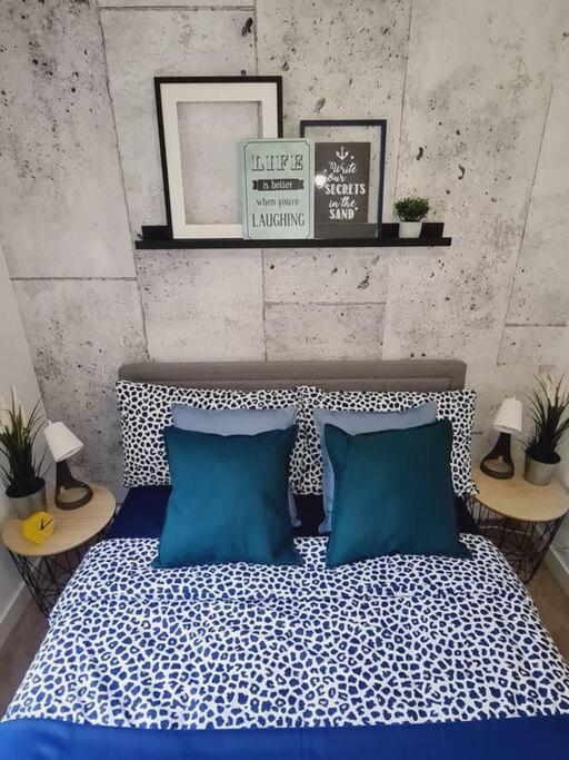 Stylish 2 Bedroom Apartment / Free Gated Parking Glasgow Buitenkant foto
