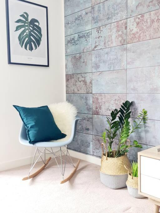 Stylish 2 Bedroom Apartment / Free Gated Parking Glasgow Buitenkant foto