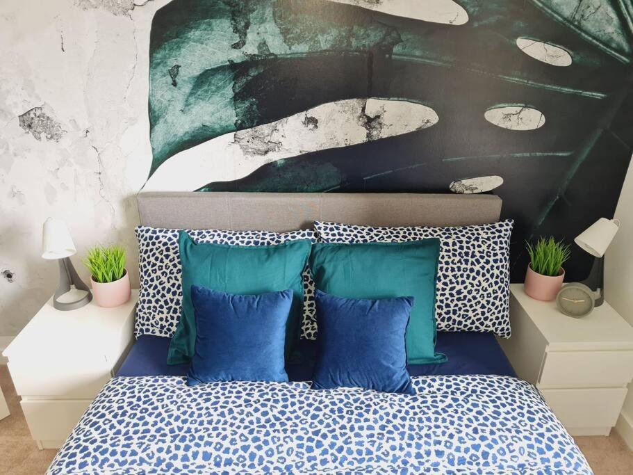 Stylish 2 Bedroom Apartment / Free Gated Parking Glasgow Buitenkant foto