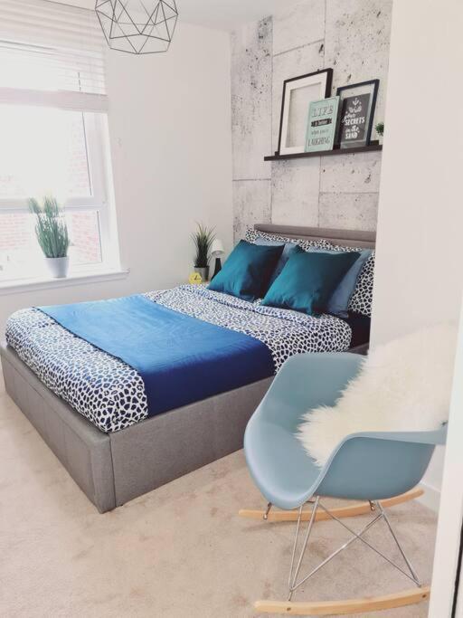 Stylish 2 Bedroom Apartment / Free Gated Parking Glasgow Buitenkant foto